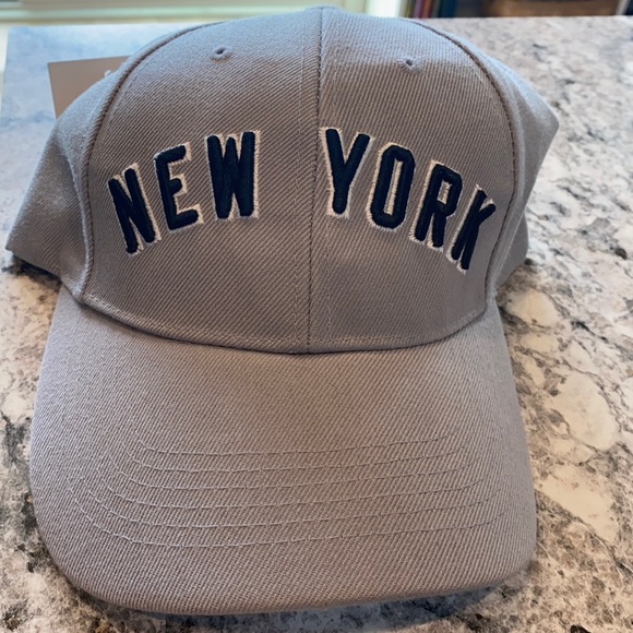 Matrix Arts Other - New York gray embroidered ball cap